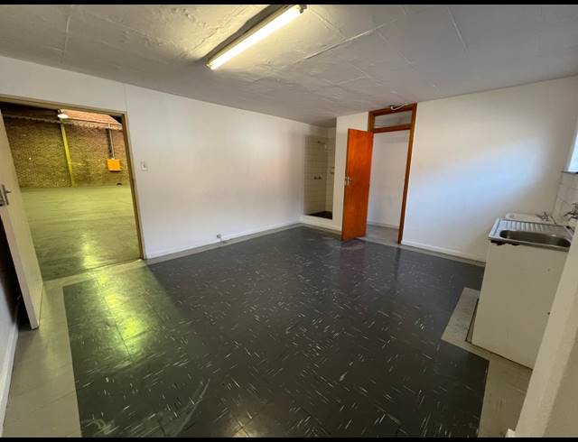 399M² WAREHOUSE TO LET IN STRIJDOMPARK